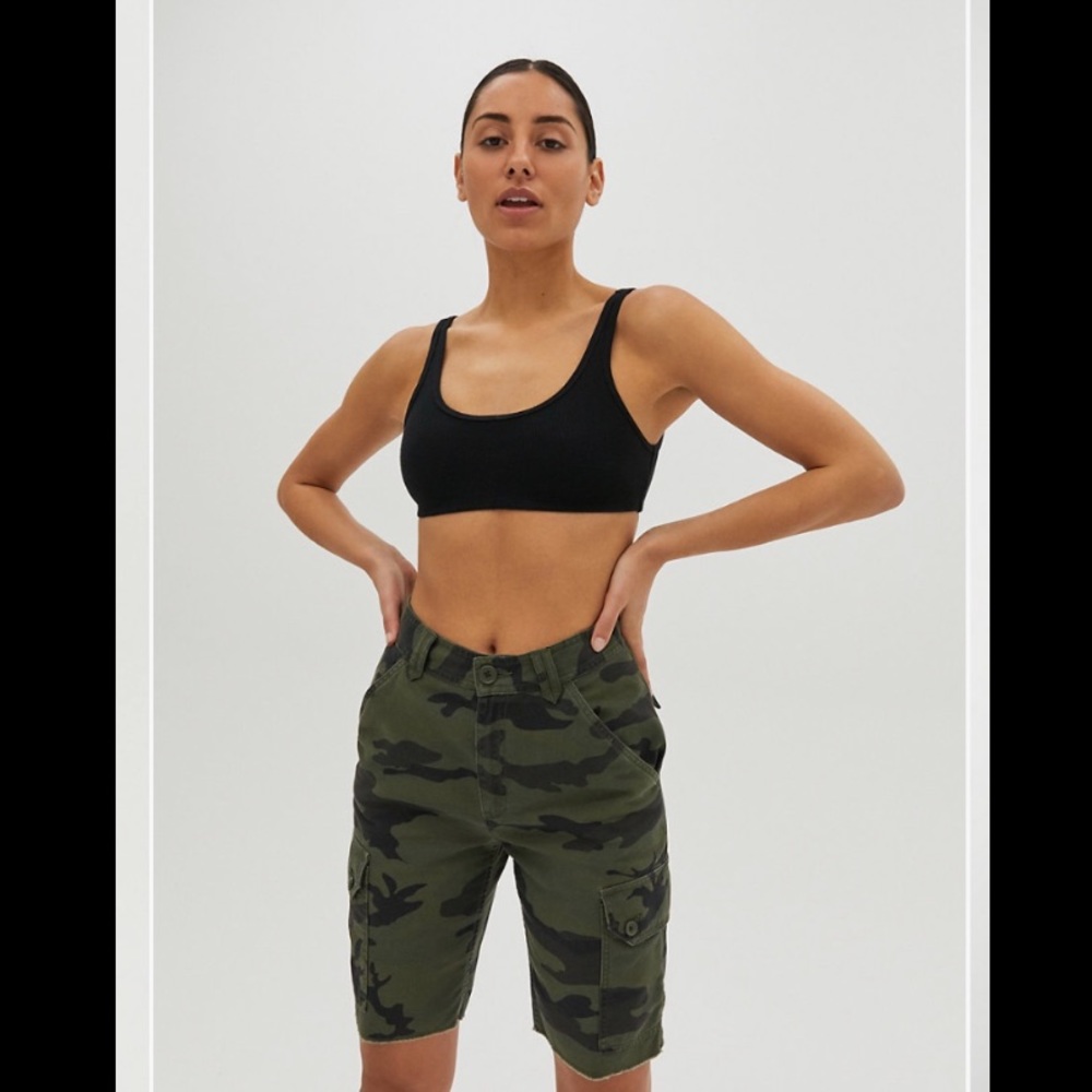 Aritzia TNA Camouflage Dayton Knee Shorts NWT